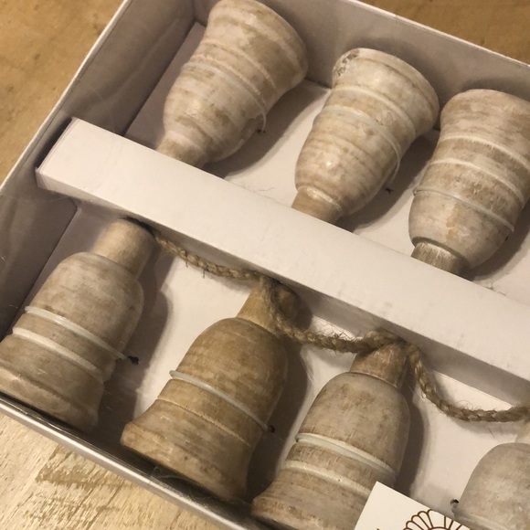 🤍 Farmhouse Christmas Garland 🔔 Made in India 6 Feet Garland 🤍 NWT - Picture 6 of 6